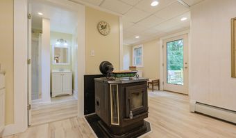 11 Libby Ct, Bath, ME 04530