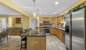 53 School St, Johnston, RI 02919