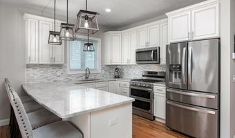 81 Batcheller Ave, Cranston, RI 02920