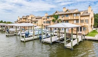 24 LAKE BREEZE Dr 24, New Orleans, LA 70129