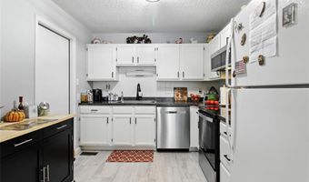 531 Spring Glen Dr, Ballwin, MO 63021
