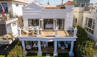208 S Pacific St, Oceanside, CA 92054