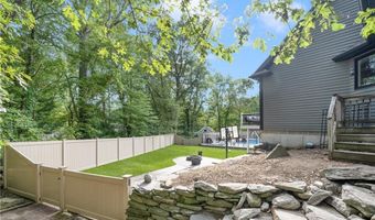 291 Old Oxford Rd, North Smithfield, RI 02896