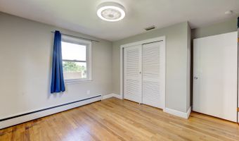 136 Juniper Ln, Berlin, CT 06037