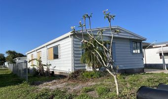 512 Puffin Dr, Barefoot Bay, FL 32976