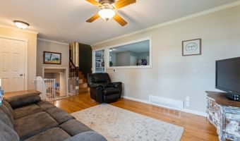 1525 Rapids St, Adel, IA 50003