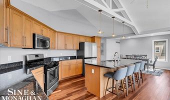 113 Roselawn St, Algonac, MI 48001