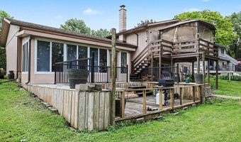 302 Westwinds Dr, Almont, MI 48003