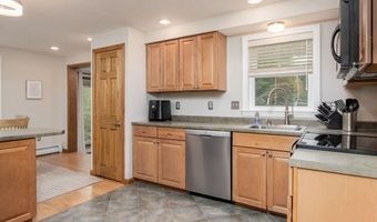 27 Grafton Dr, Bedford, NH 03110