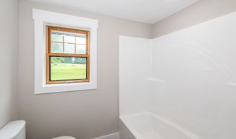 957 W Hunt Rd, Alcoa, TN 37701