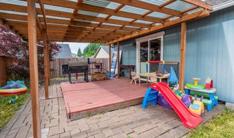 1852 S 60TH St, Springfield, OR 97478