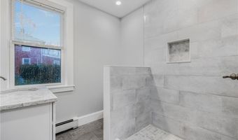 10 Braman St 1, Newport, RI 02840