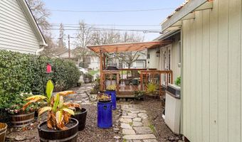 825 SW WALNUT St, Albany, OR 97321