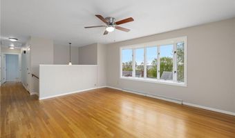 23 Algonquin Dr, Middletown, RI 02842