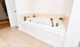 11001 Shoreline Dr, Baton Rouge, LA 70809