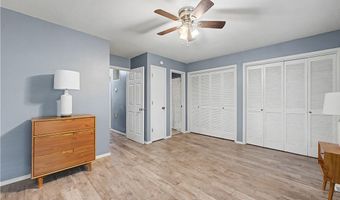 2 William Ln, Bella Vista, AR 72715