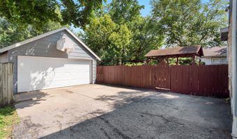 705 38th St, Des Moines, IA 50312
