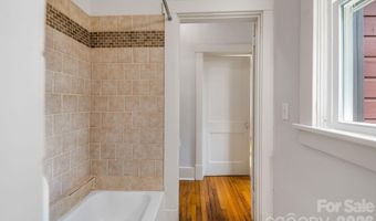 181 Courtland Pl, Asheville, NC 28801