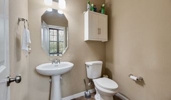 3895 Asbury Ln, Addison, TX 75001