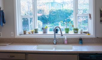 826 Holly St, Ashland, OR 97520