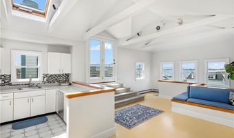 433 Thames St E, Newport, RI 02840