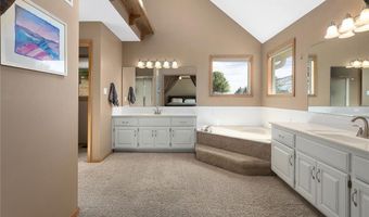 17699 157th Ter, Basehor, KS 66007