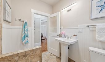 1915 Alameda Ave, Alameda, CA 94501