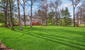 6 Amanda Ct, Airmont, NY 10952