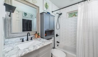 1 Robins Ter, Alloway, NJ 07422