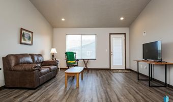 2722 E Sunburst Dr, Brandon, SD 57005