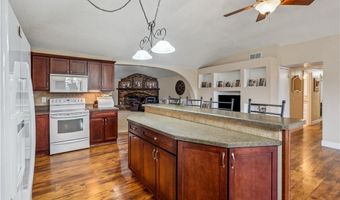 1465 N Shore Dr, Knoxville, IA 50138