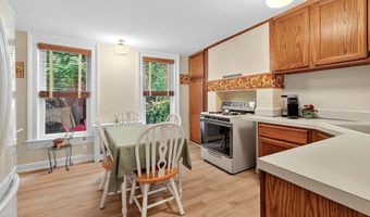 103 W 33RD St, Bayonne, NJ 07002