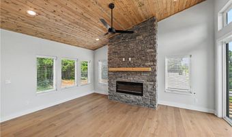 6 Francis Dr, Bella Vista, AR 72715