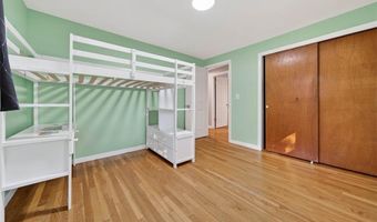 140 Promenade St, Barrington, RI 02806