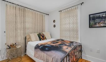 5 Conrad Ct, Newport, RI 02840