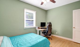1404 N ROOSEVELT St N, Arlington, VA 22205