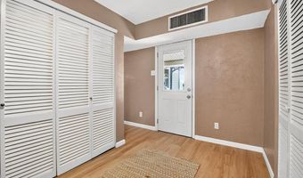 277 Ramsey Ln, Ballwin, MO 63021