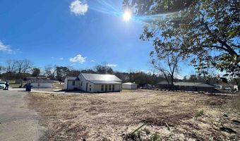 215 NW 4th St, Arab, AL 35016