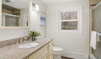 49 Roosevelt Dr, Bristol, RI 02809