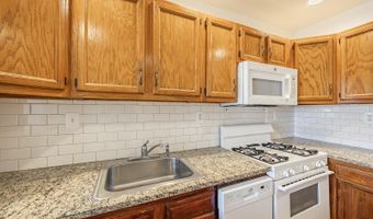 156 WESMOND Dr, Alexandria, VA 22305