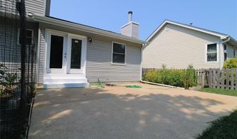 912 Oakwood Farms Ln, Ballwin, MO 63021