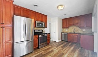 248 Ramsey Ln, Ballwin, MO 63021