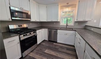 302 Chopmist Hill Rd, Glocester, RI 02814