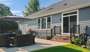 5220 Canyon River Dr NE, Ada, MI 49301