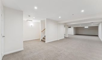 2000 GOLDEN MORNING Dr 32, Bowie, MD 20721