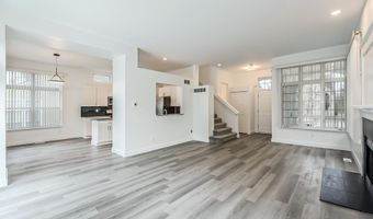 1366 N Bay Dr, Ann Arbor, MI 48103