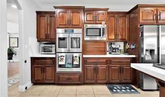 19420 Red Feather Rd, Apple Valley, CA 92307
