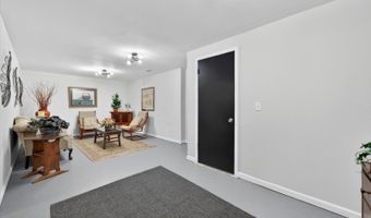 62 Barry Dr, Alloway, NJ 07422