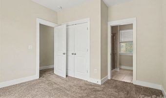 951 Warren Burgess Ln, Charlotte, NC 28205
