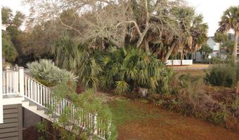130 Bay Ave, Apalachicola, FL 32320